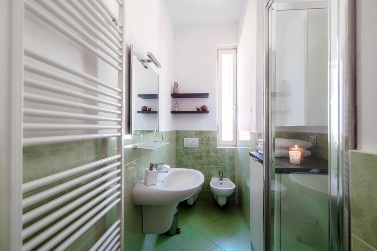 Anna'S Home Super Cozy Flat, With A/C, High Speed Wifi, Near The Lake And Public Transport โกโม ภายนอก รูปภาพ